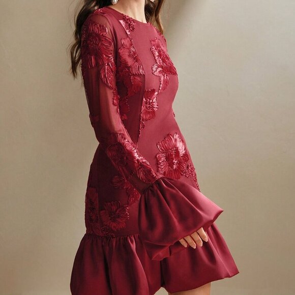 Burgundy Elegant Women's Embroidered Floral Bodycon Dress - Picture 5 of 8